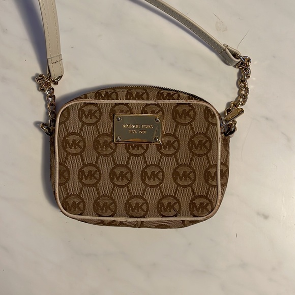 Used Michael Kors crossbody mini bag - Picture 3 of 6